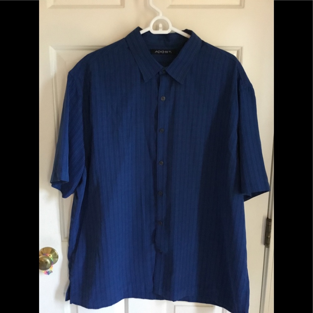 Blue and black Men’s button down shirt in size XXL
